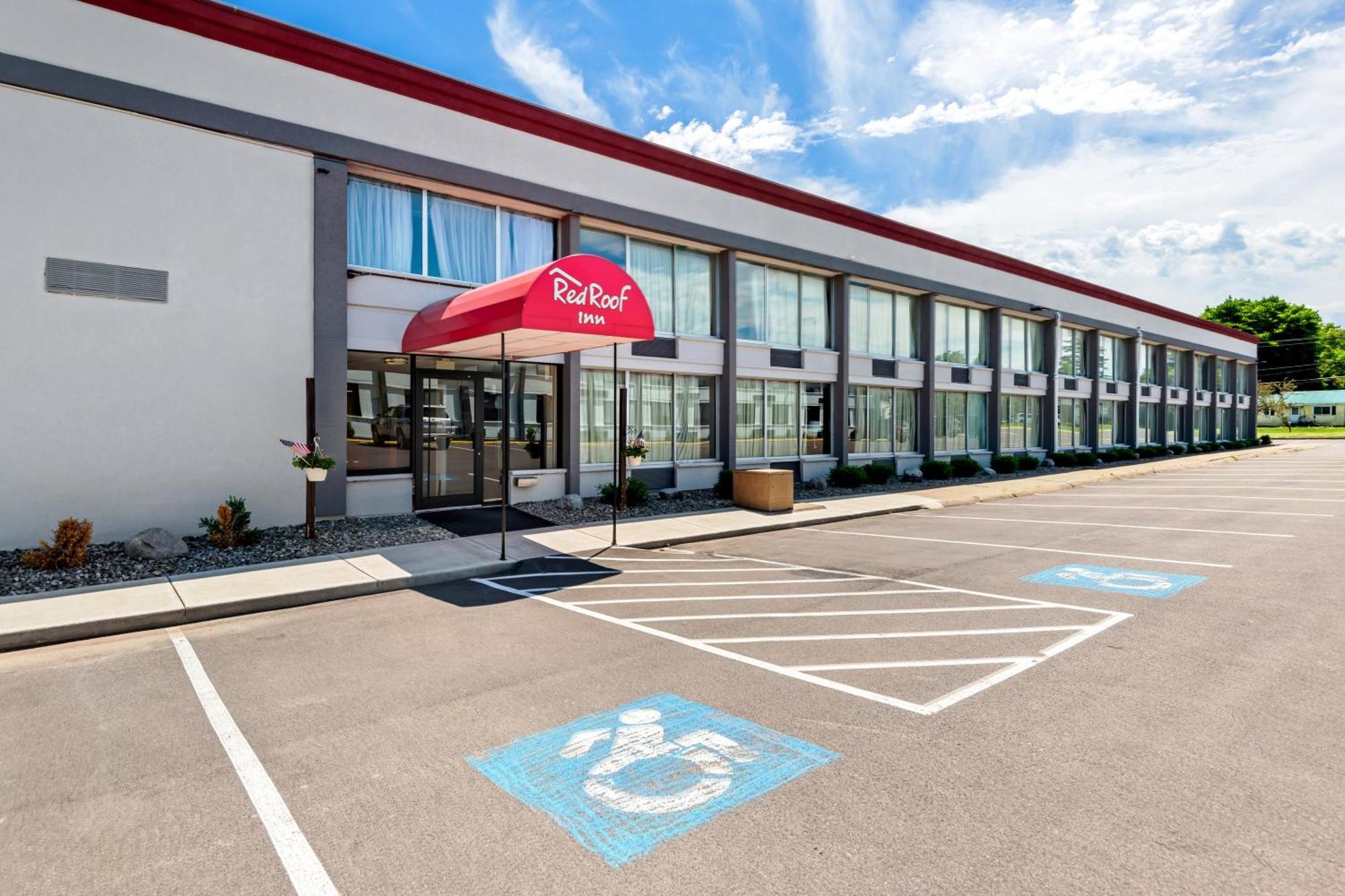 Red Roof Inn Cortland megye Kültér fotó