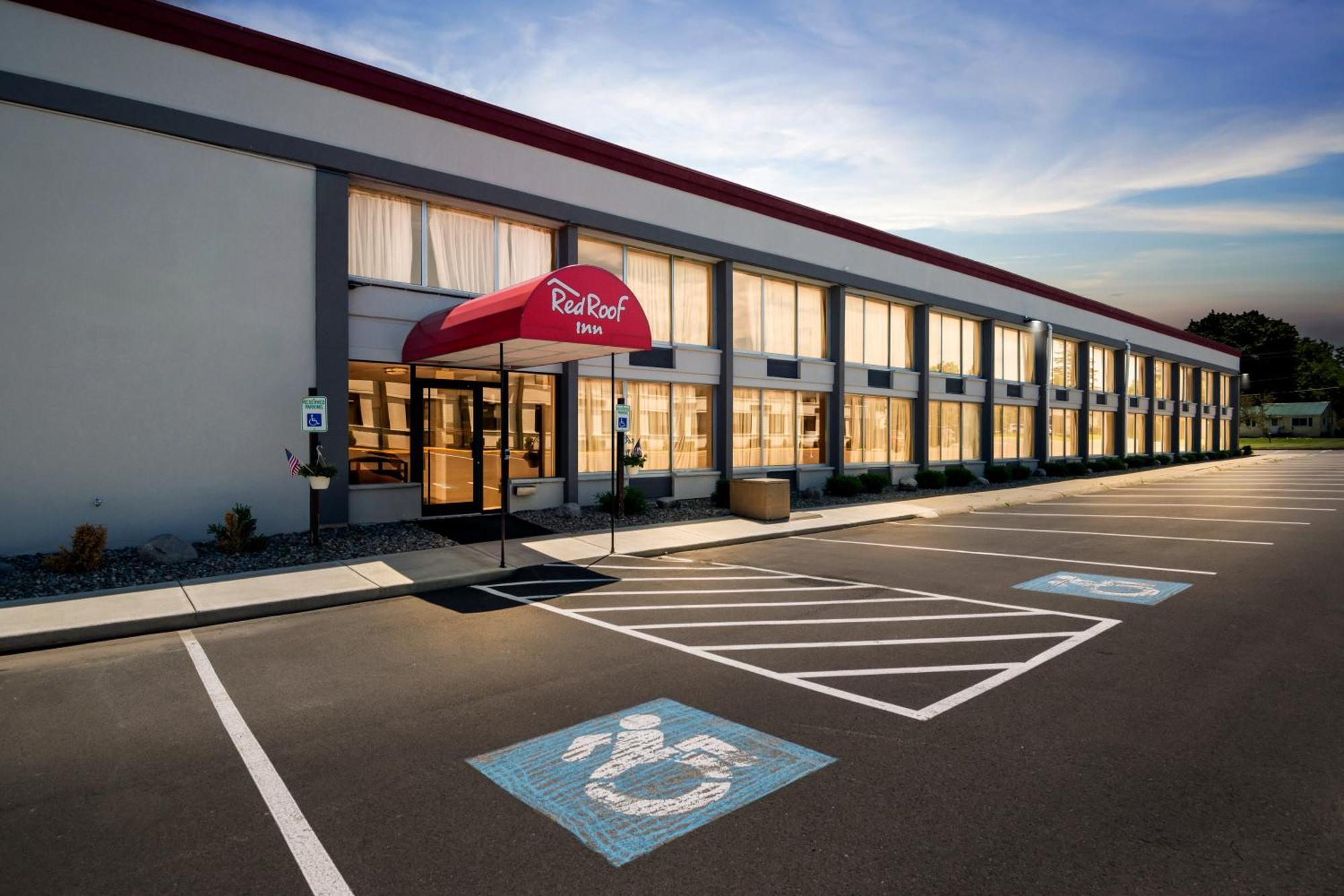 Red Roof Inn Cortland megye Kültér fotó